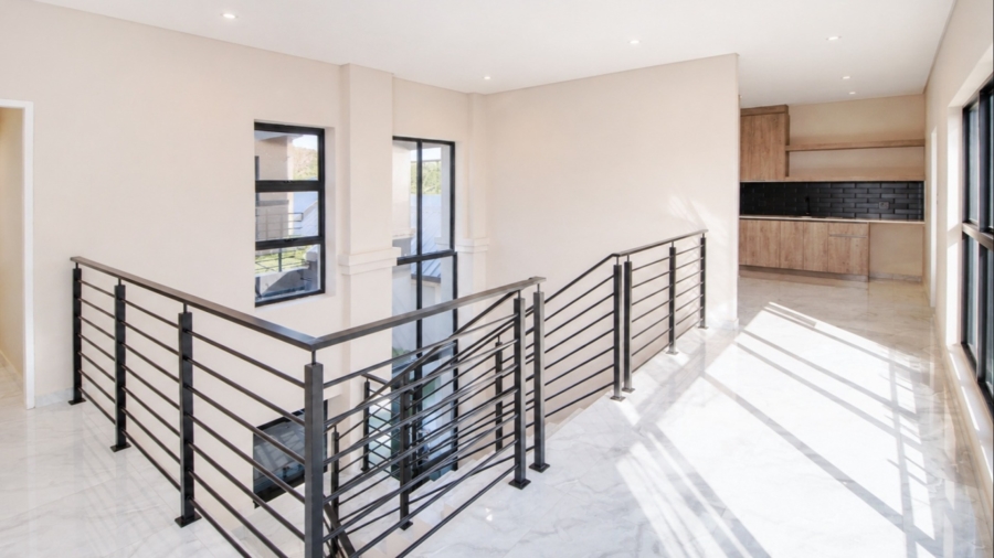 5 Bedroom Property for Sale in Meerhof North West